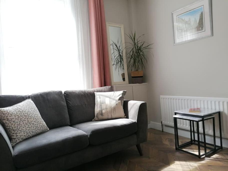 Stunning 3 Bedroom Townhouse In The Heart Of City Belfast Dış mekan fotoğraf