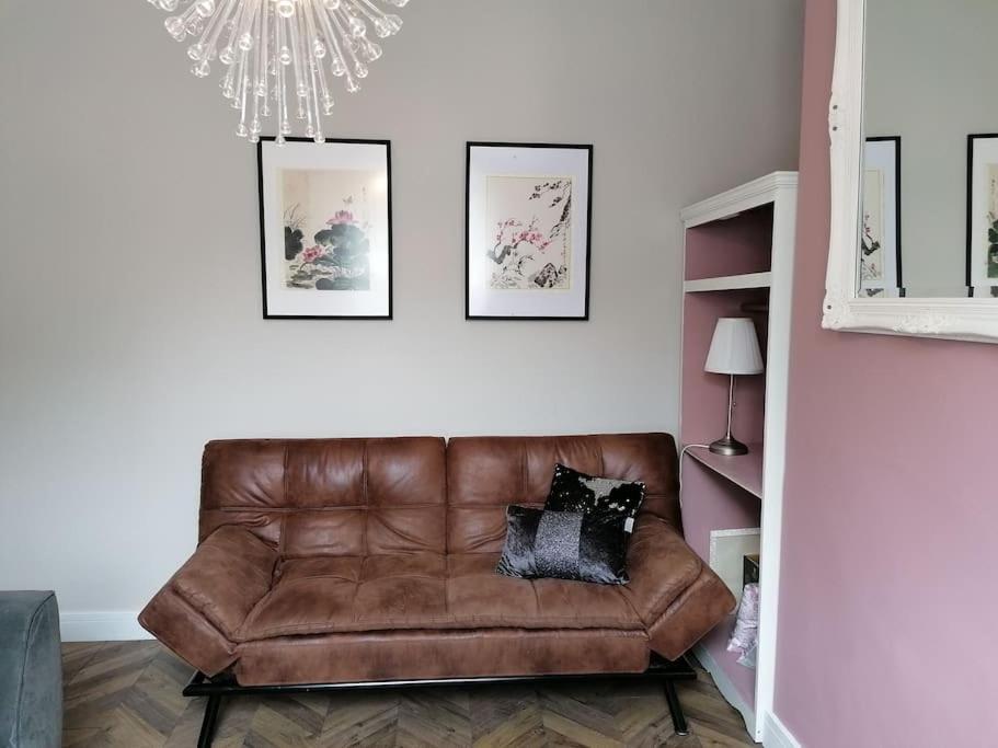 Stunning 3 Bedroom Townhouse In The Heart Of City Belfast Dış mekan fotoğraf