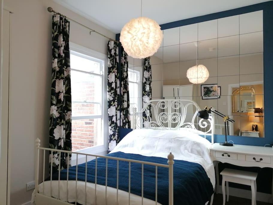 Stunning 3 Bedroom Townhouse In The Heart Of City Belfast Dış mekan fotoğraf